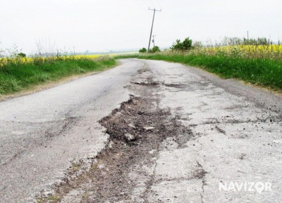 Розпочався ремонт дороги з Чернівців до Заставни
