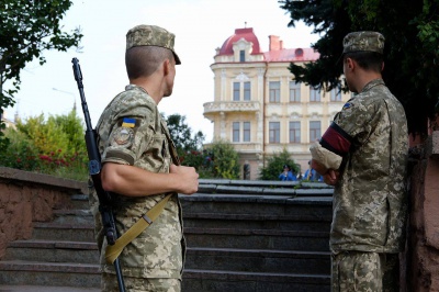 У Чернівцях прощаються із загиблим в АТО Віталієм Чунтулом (ФОТО)