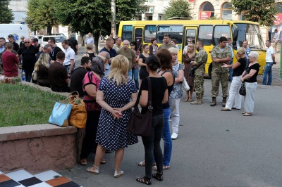 У Чернівцях прощаються із загиблим в АТО Віталієм Чунтулом (ФОТО)