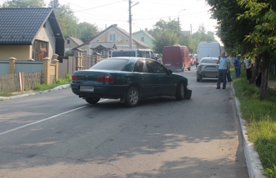 Бус і два легковики зіштовхнулися на Буковині (ФОТО)