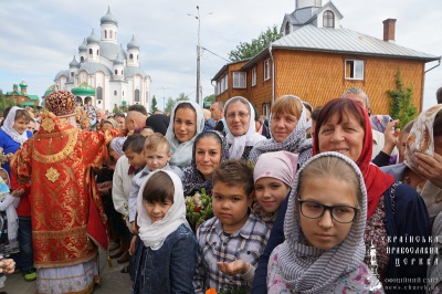 Митрополит Онуфрій звершив літургію у монастирі на Буковині (ФОТО)