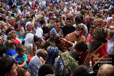 Митрополит Онуфрій звершив літургію у монастирі на Буковині (ФОТО)