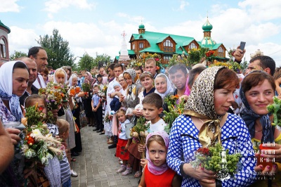 Митрополит Онуфрій звершив літургію у монастирі на Буковині (ФОТО)