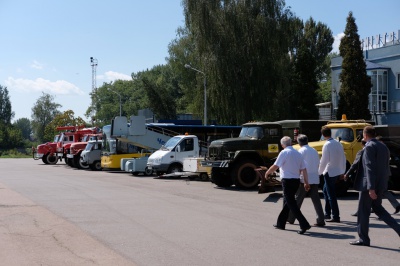 "Не МАУ єдиним": міністр обіцяє підтримувати ентузіазм директора аеропорту "Чернівці"