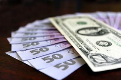 Експерти спрогнозували яким буде курс гривні до долара наприкінці року