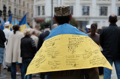 На Центральній площі Чернівців підняли Державний Прапор (ФОТО)