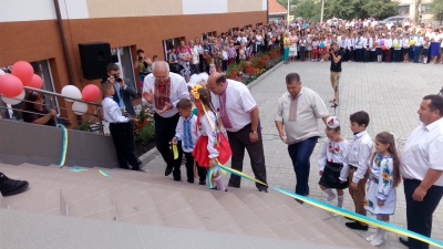 На Буковині відкрили нову школу (ФОТО)