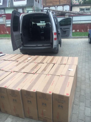 На Буковині затримали авто з контрабандними цигарками на 250 тисяч