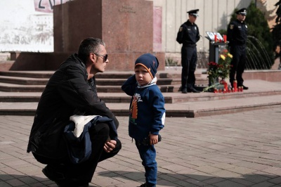 "Ми завжди їх пам'ятатимемо": у Чернівцях полісмени вшанували пам'ять загиблих колег (ФОТО)