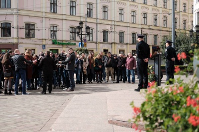 "Ми завжди їх пам'ятатимемо": у Чернівцях полісмени вшанували пам'ять загиблих колег (ФОТО)