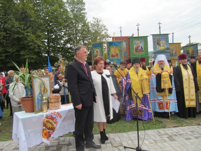 Першому митрополиту Буковини відкрили пам’ятник у його рідному селі (ФОТО)