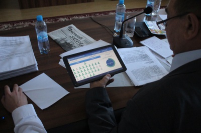 Райрада на Буковині голосуватиме планшетами (ФОТО)