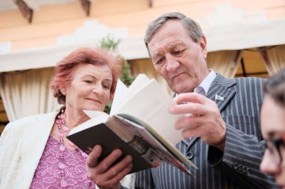 Презентація книги "Яблуко в тайстрі": гуцульська енергетика, яблука й квіти (ФОТО)