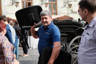 У Чернівцях на вулиці Кобилянської - східні танці і фітнес (ФОТО)