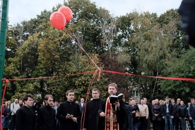 У студмістечку ЧНУ урочисто відкрили спортмайданчик зі штучним покриттям (ФОТО)