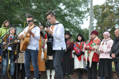 "Ніколи не направляйте зброю на людей": у Чернівцях відкрили музей війни (ФОТО)