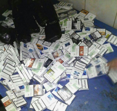 Буковинські митники вилучили у вінничанки сигарет на понад 8 тисяч
