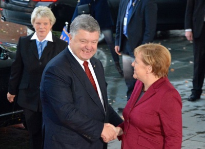 Порошенко та Олланд прибули до Меркель. Розпочалися переговори