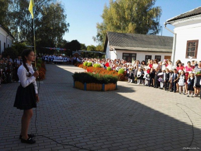 Діти на Буковині вчаться в школах, яким по 200 і 150 років