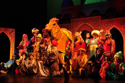У Чернівцях відкрили фестиваль комедій тернопільський Алі-Баба з розбійниками