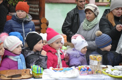 У дитсадку в Чернівцях провели осінній ярмарок (ФОТО)