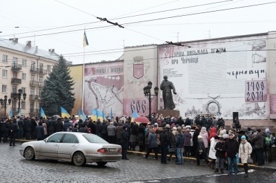 "Наші цінності не змінилися": у Чернівцях учасники Майдану на віче згадували, як творилась Революція гідності (ФОТО)