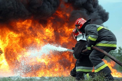 На Буковині через недопалок і свічку в пожежах загинуло двоє людей
