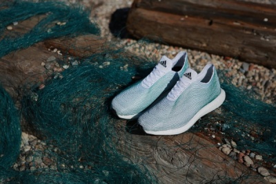 Adidas випустив кросівки з виловленого в океані сміття