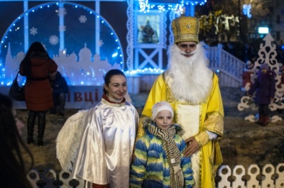 Чернівці відмовилися від Діда Мороза: гостей свят розважатиме Святий Миколай з помічниками