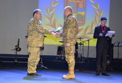 П’ятьом бійцям АТО з Чернівців вручили президенські нагороди (ФОТО)