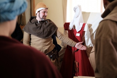 У Чернівцях відкрили виставку зброї та обладунків періоду Середньовіччя (ФОТО)