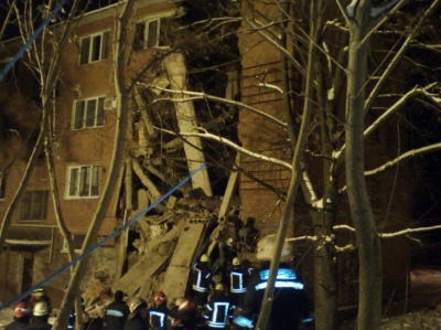 У Чернігові обвалився під’їзд гуртожитку