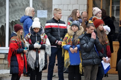 У п'яти школах Чернівців встановили меморіальні дошки загиблим на Сході України (ФОТО)