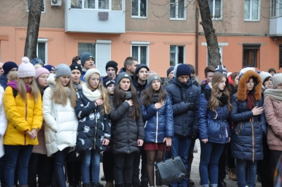 У п'яти школах Чернівців встановили меморіальні дошки загиблим на Сході України (ФОТО)