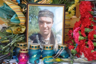 У п'яти школах Чернівців встановили меморіальні дошки загиблим на Сході України (ФОТО)