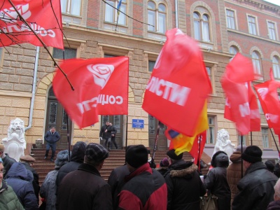 У Чернівцях соціалісти влаштували мітинг проти високих тарифів (ФОТО)