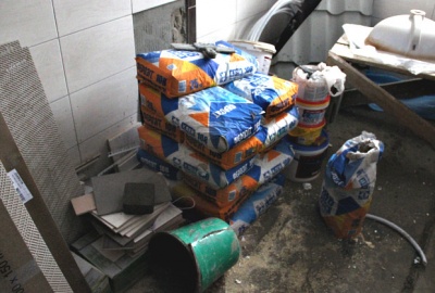 Винесли котел і сантехніку: невідомі пограбували будинок подружжя з інвалідністю на Буковині