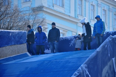 Гірка для катання на сноутюбах у Чернівцях запрацює сьогодні ввечері