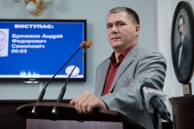 У Чернівцях депутат Петришин звинуватив керівника МКП «Реклама» у зловживаннях – той заперечує