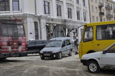 У центрі Чернівців - затори (ФОТО)