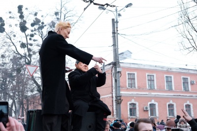 Санта-Клаус на санчатах, Троянський кінь і "Титанік". Що привезли маланкарі до Чернівців (ФОТО)