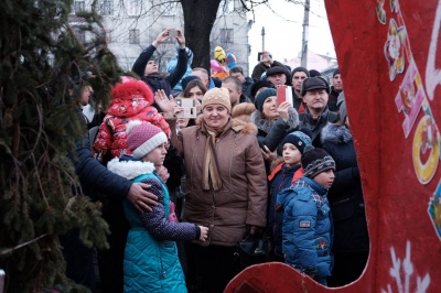 Санта-Клаус на санчатах, Троянський кінь і "Титанік". Що привезли маланкарі до Чернівців (ФОТО)