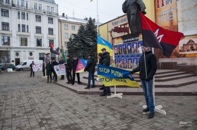 Чернівці долучилися до акції спротиву кремлівській агресії (ФОТО)