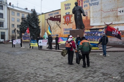 Чернівці долучилися до акції спротиву кремлівській агресії (ФОТО)