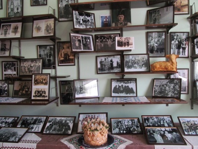 У музеї Маланки на Буковині - 50-річні маски та постоли Миколайчука (ФОТО)