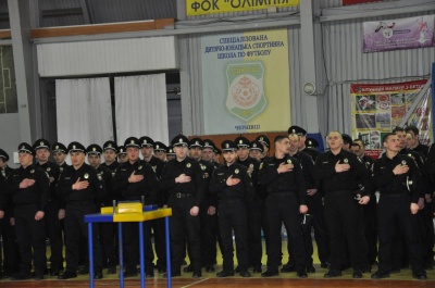 У Чернівцях поліцейські з усієї України демонструють свою силу (ФОТО)