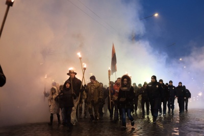 У Чернівцях націоналісти провели смолоскипну ходу пам’яті Героїв Крут (ФОТО)