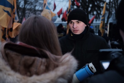 У Чернівцях націоналісти провели смолоскипну ходу пам’яті Героїв Крут (ФОТО)