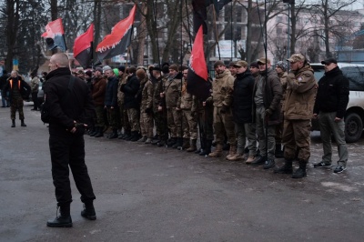 У Чернівцях націоналісти провели смолоскипну ходу пам’яті Героїв Крут (ФОТО)