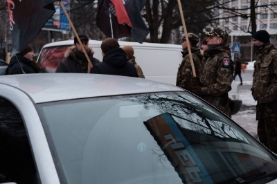 У Чернівцях націоналісти провели смолоскипну ходу пам’яті Героїв Крут (ФОТО)